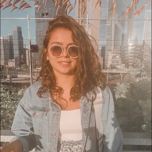 Meet your Posher, Daniella